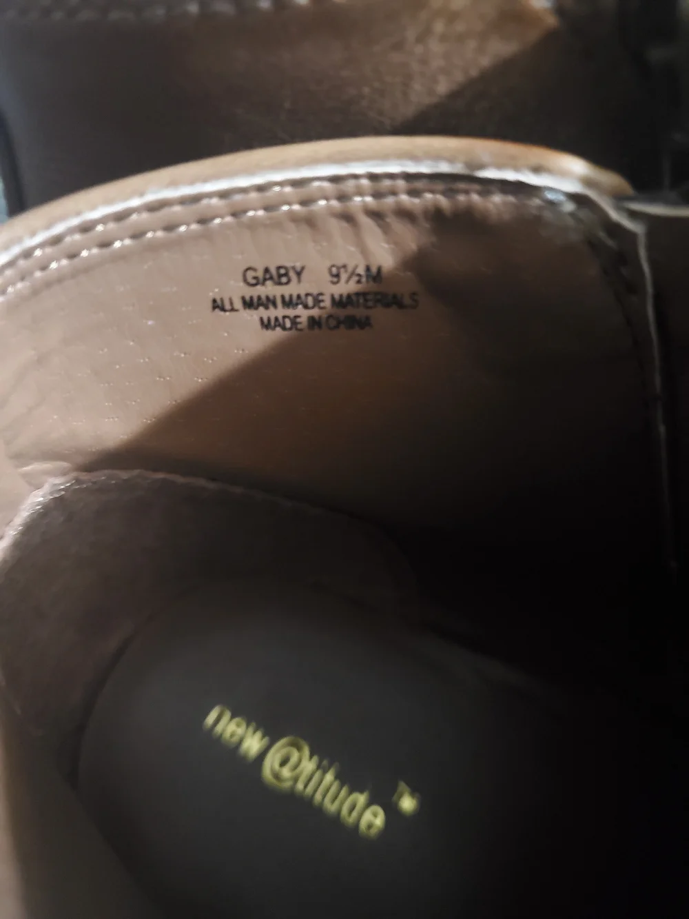 Classic Tan/ Brown Women's Ankle Booties with Side Zip, Size 9 1/2